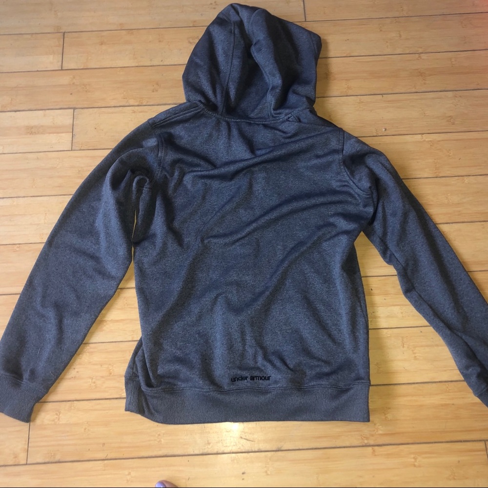 Like new under armour sweatshirt